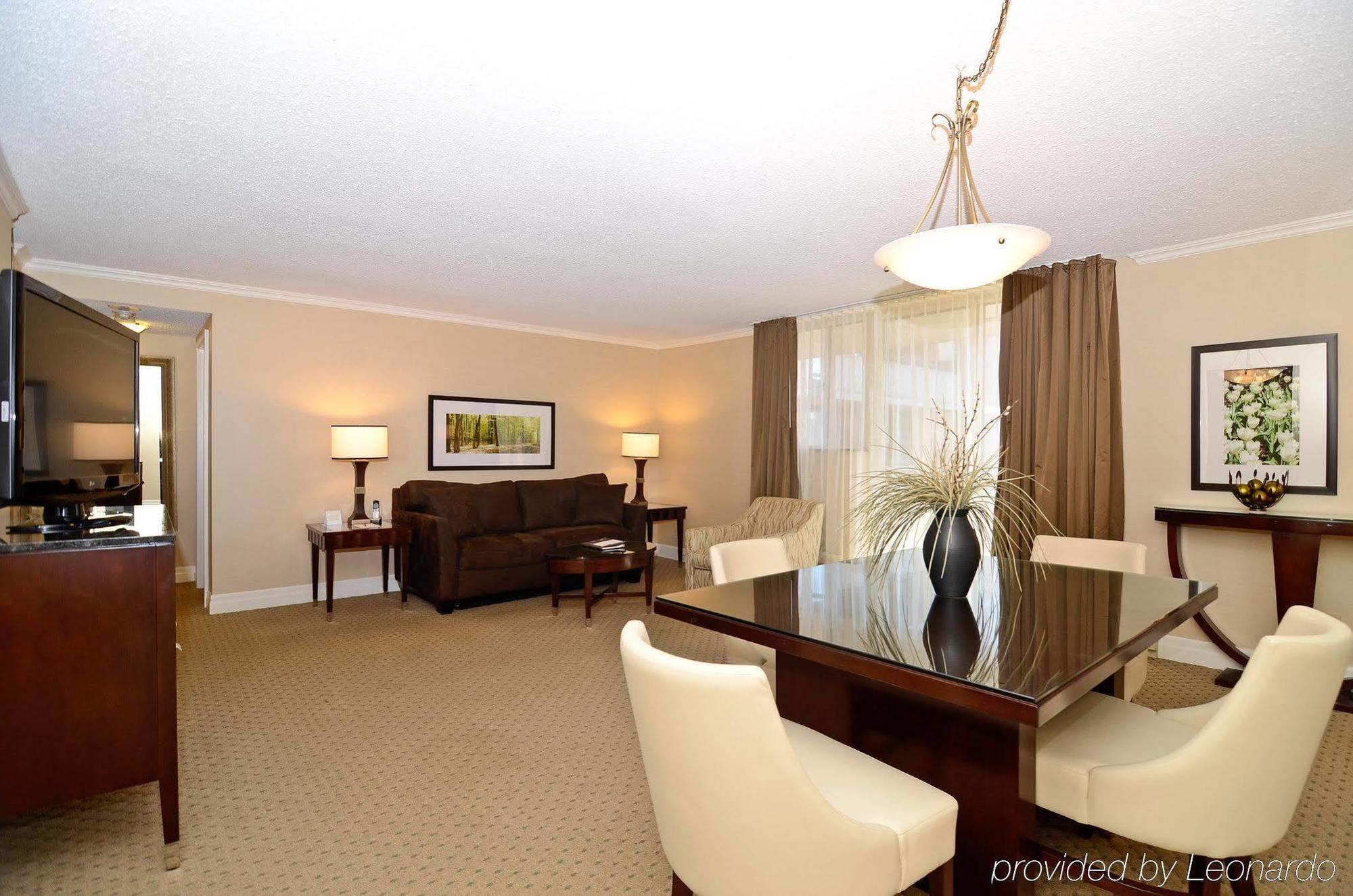 Albert At Bay Suite Hotel Ottawa Bagian luar foto